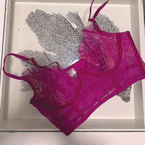 NWT Victoria’s Secret lace bra 34B